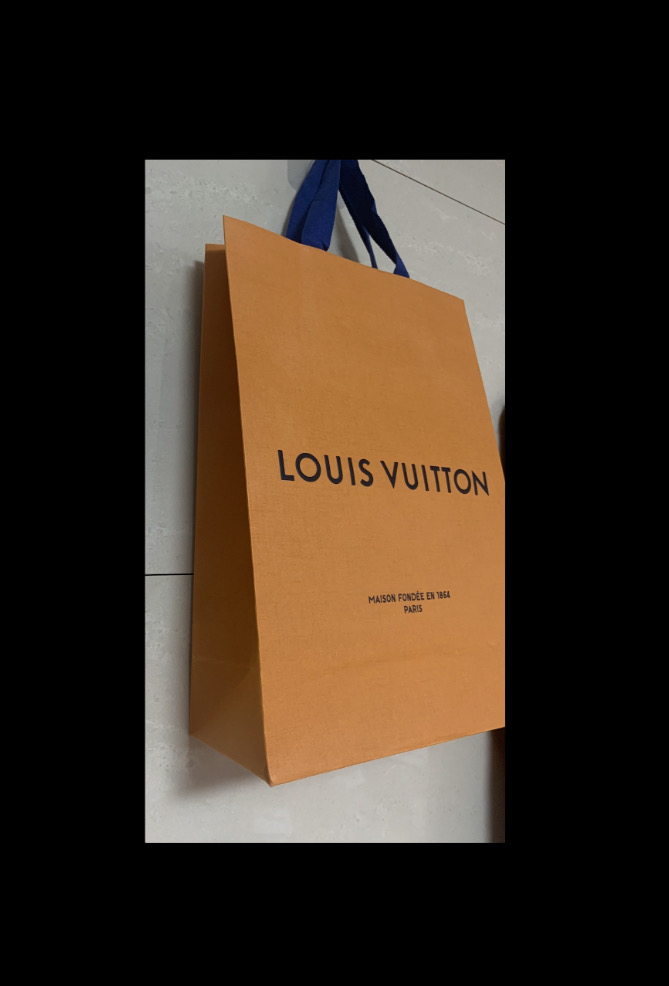 루이비통”긴쇼핑백