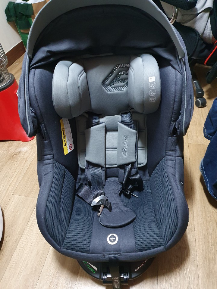 19년형 쁘레베베 페도라 c7 회전형 카시트 판매합니다