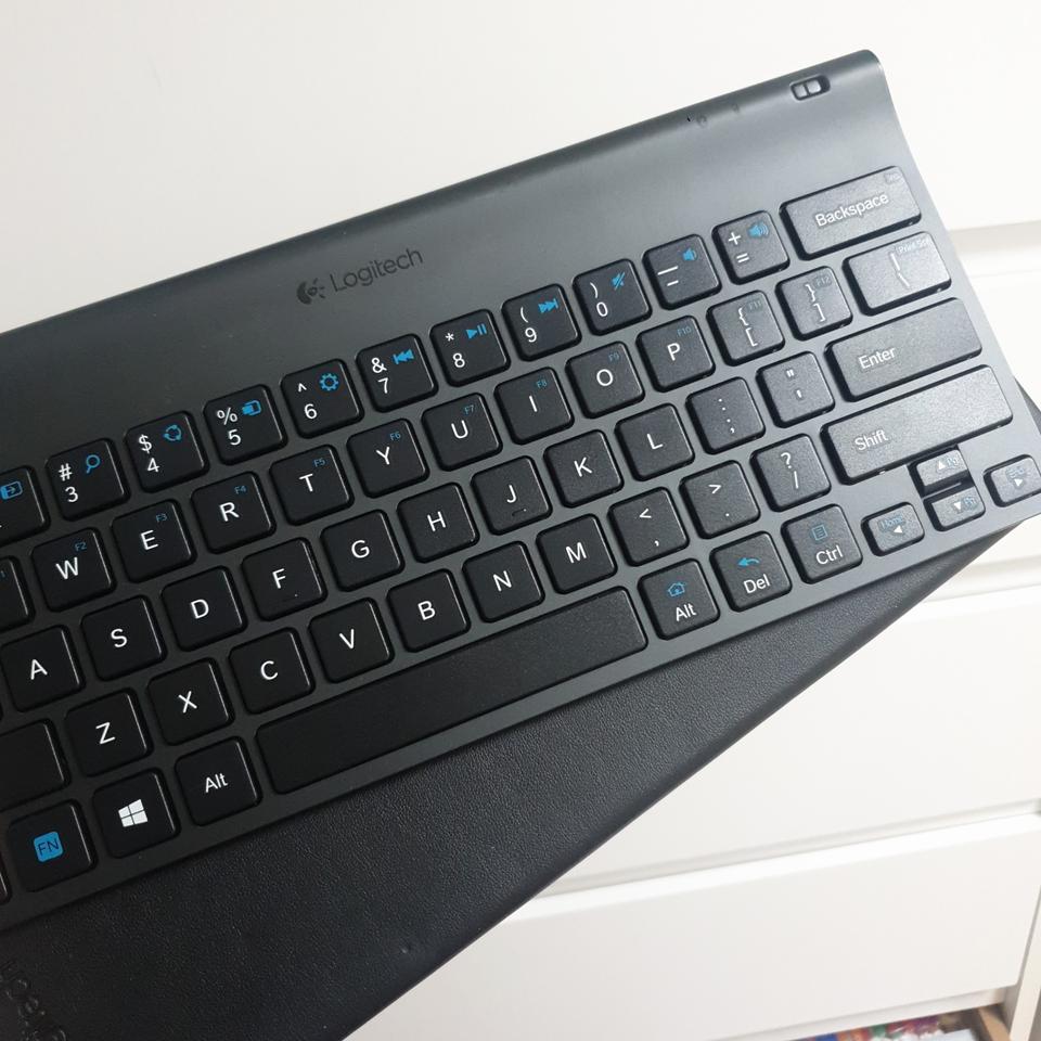 로지텍 테블릿키보드