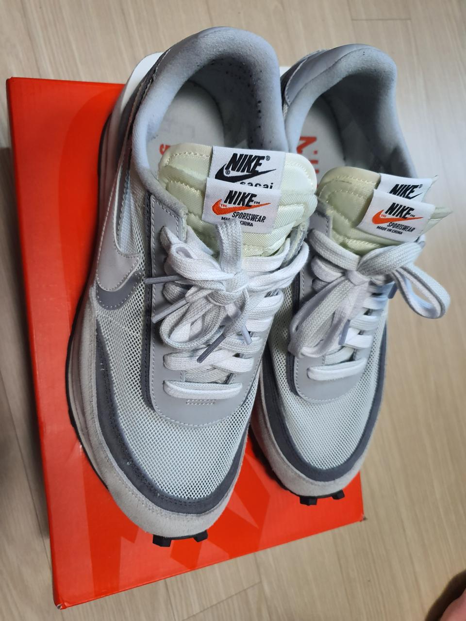 나이키 사카이.반스.발렌시아가 팝니다