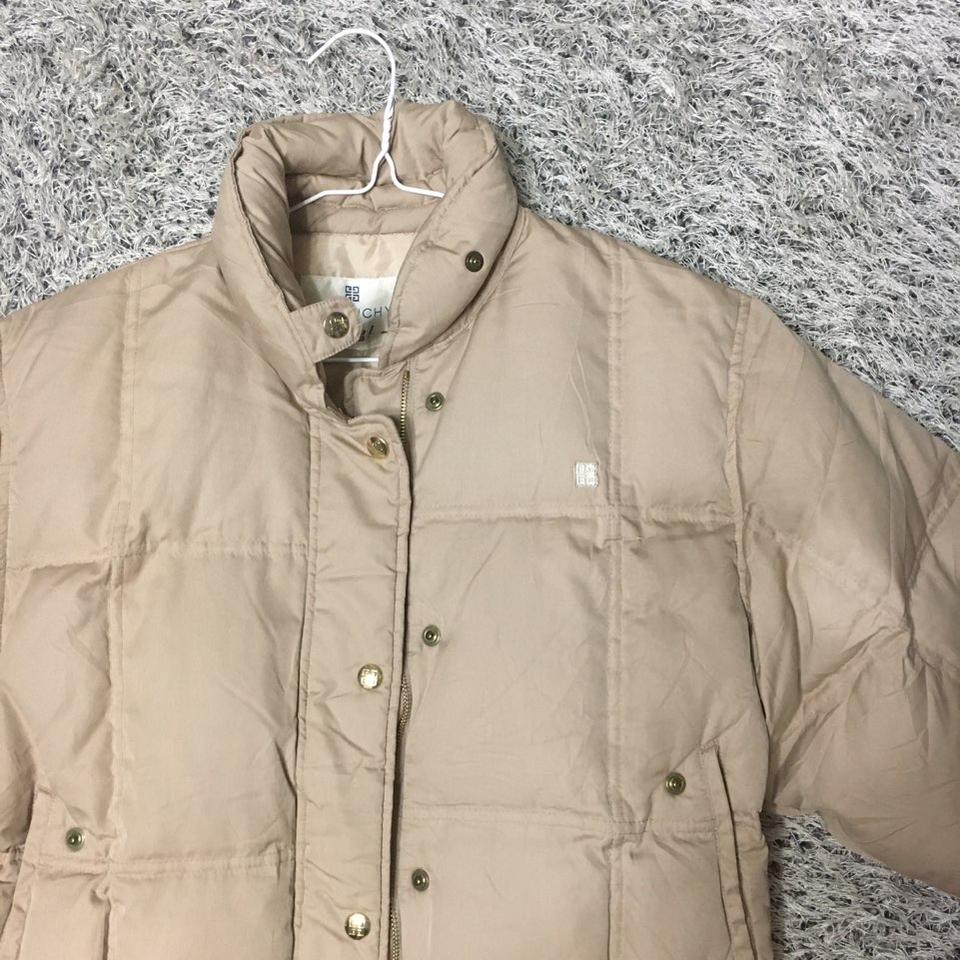 지방시 베이지 패딩 (정품인지 가품인지 몰라요)