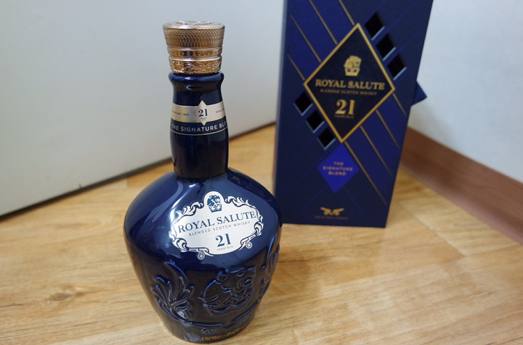 (빈병) 로얄살루트 21년산 공병 + 케이스 판매해요