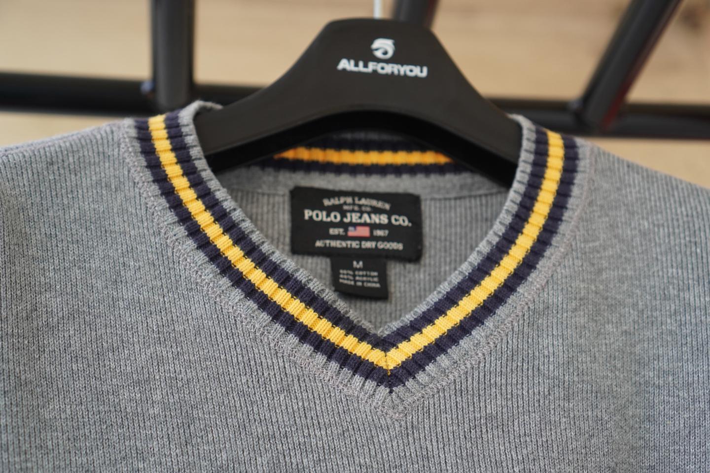 폴로 깔끔 브이넥 니트(95-100)