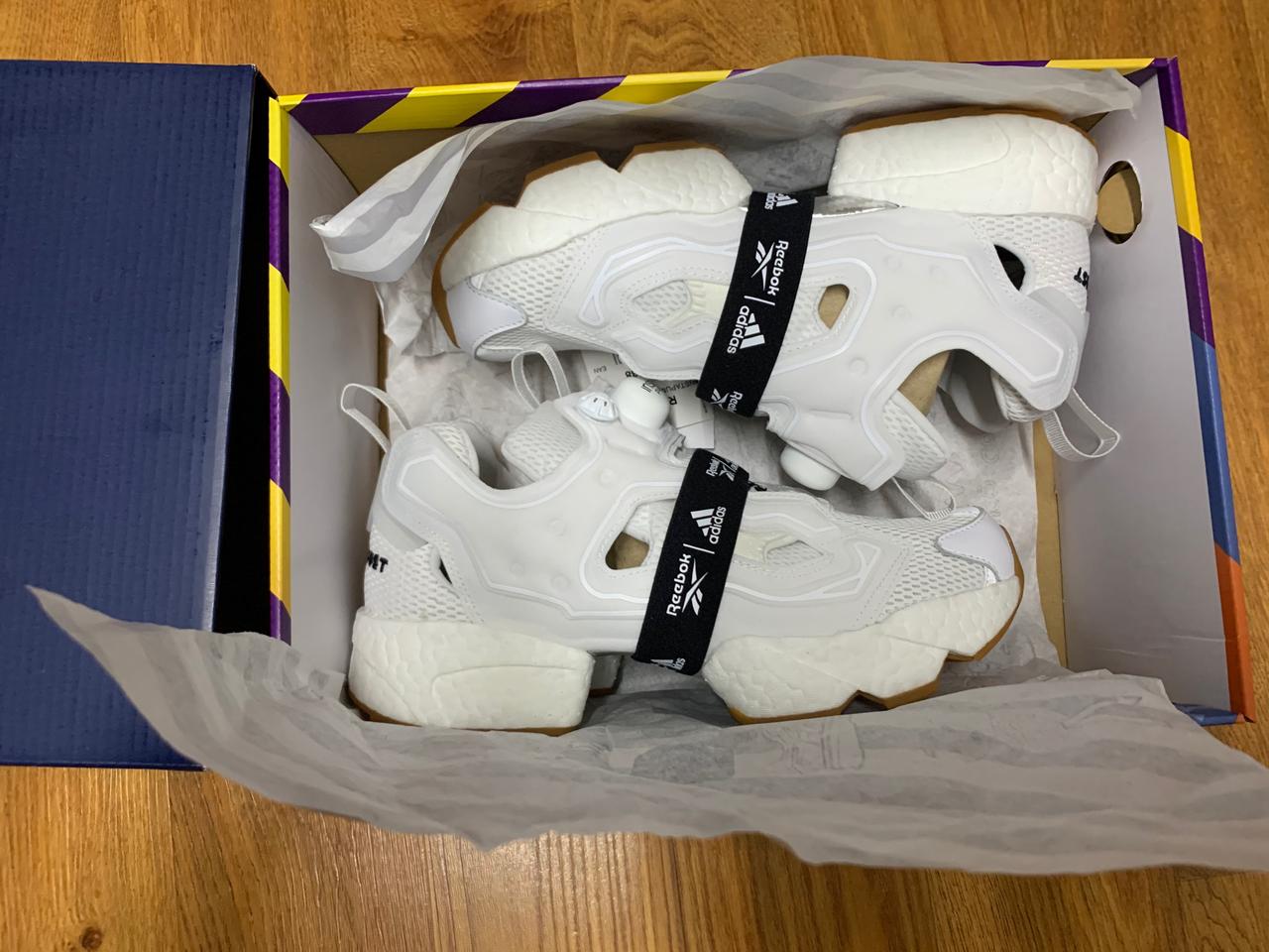 리복 X 아디다스 인스타 펌프 퓨리 부스트 화이트 250 판매합니다