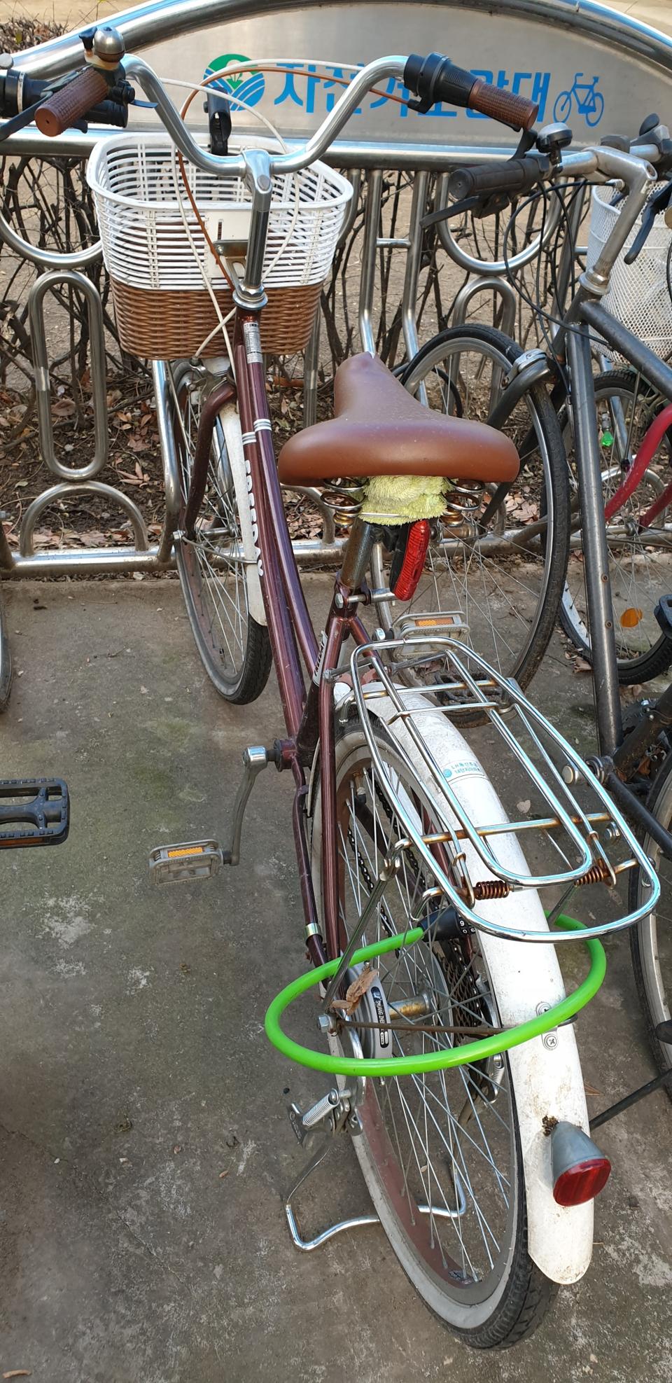 바구니 달린 자전거 팔아요