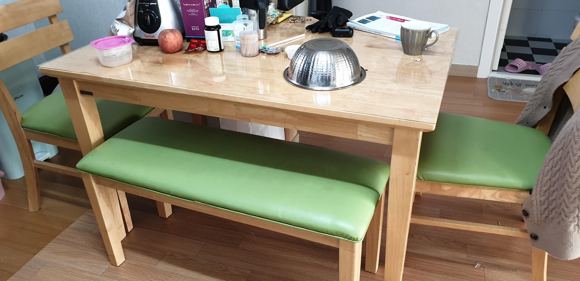 이삿일 임박!  싸게 팝니다~원목식탁 +의자