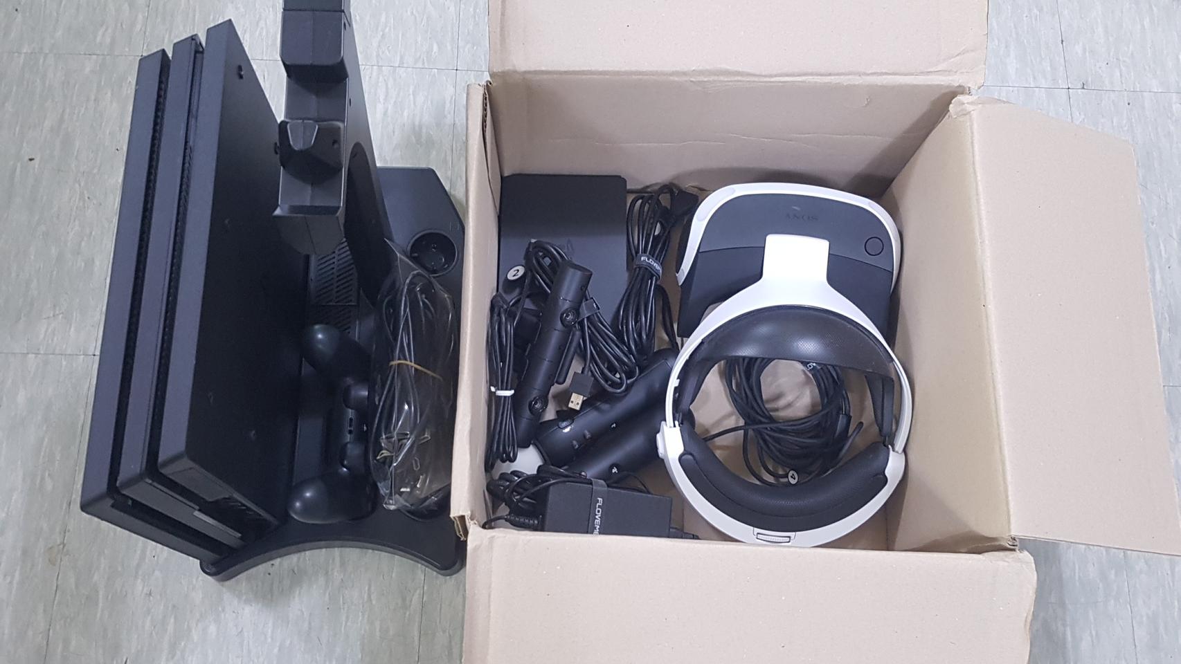 PS4 프로1테라 , VR2세대 3번세트 팝니다.