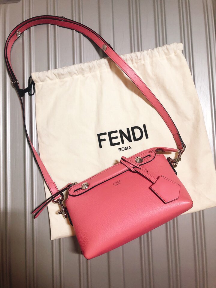 펜디 바이더 웨이 스몰 / 핑크 판매합니다