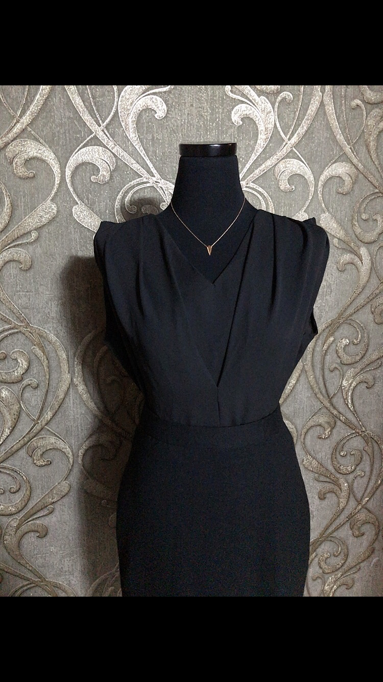 새상품/더블브이넥 블랙 블라우스