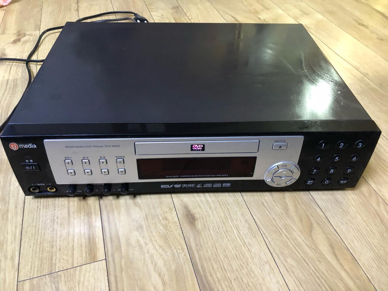 TJ 가정용 노래방 + 리모콘 + 마이크 2개