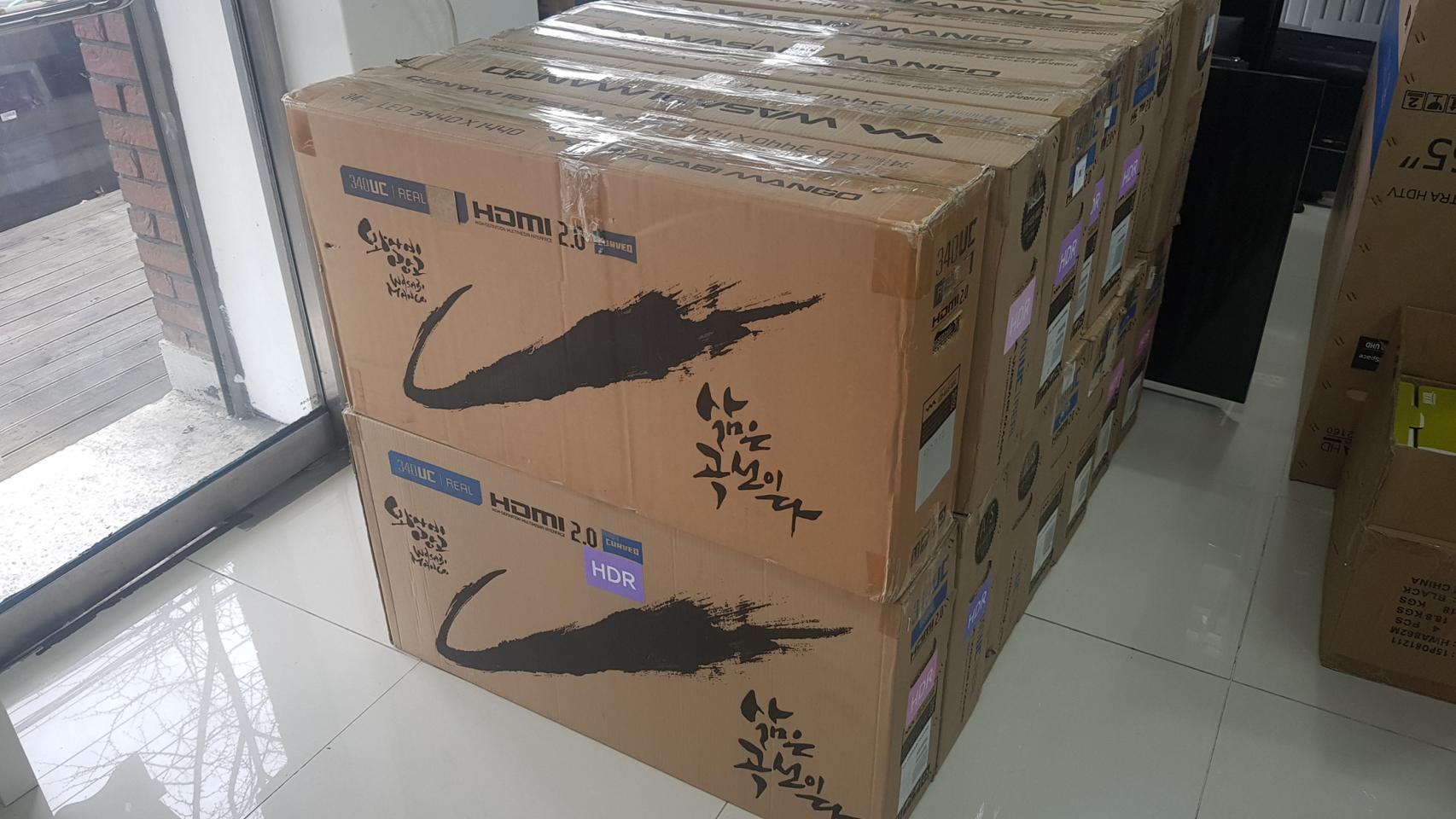 새제품  와사비망고 커브드 모니터 34인치 재은이 팔아요!