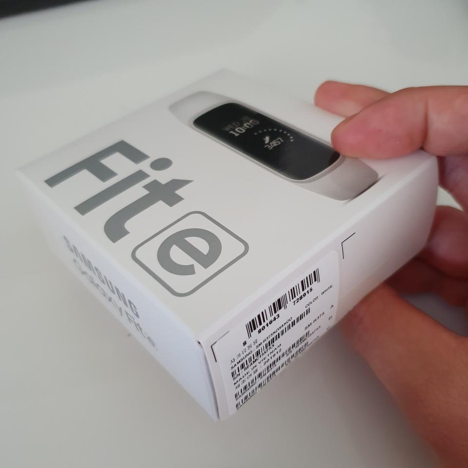 갤럭시핏e 화이트 박스개봉 새상품