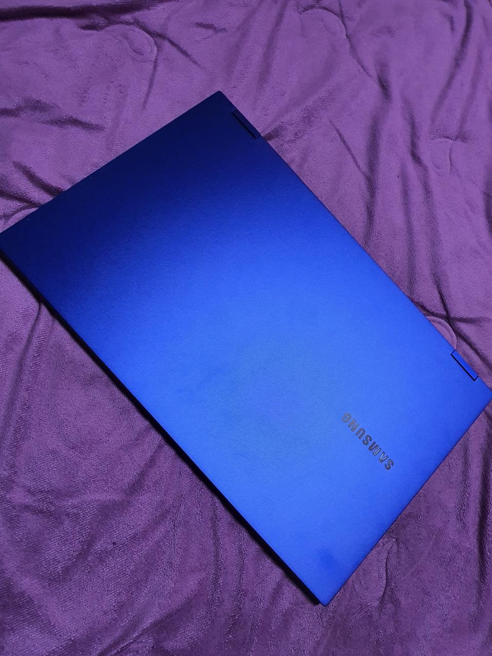 삼성 갤럭시북 플렉스 15인치 판매합니다. (NT950QCG-X716A)