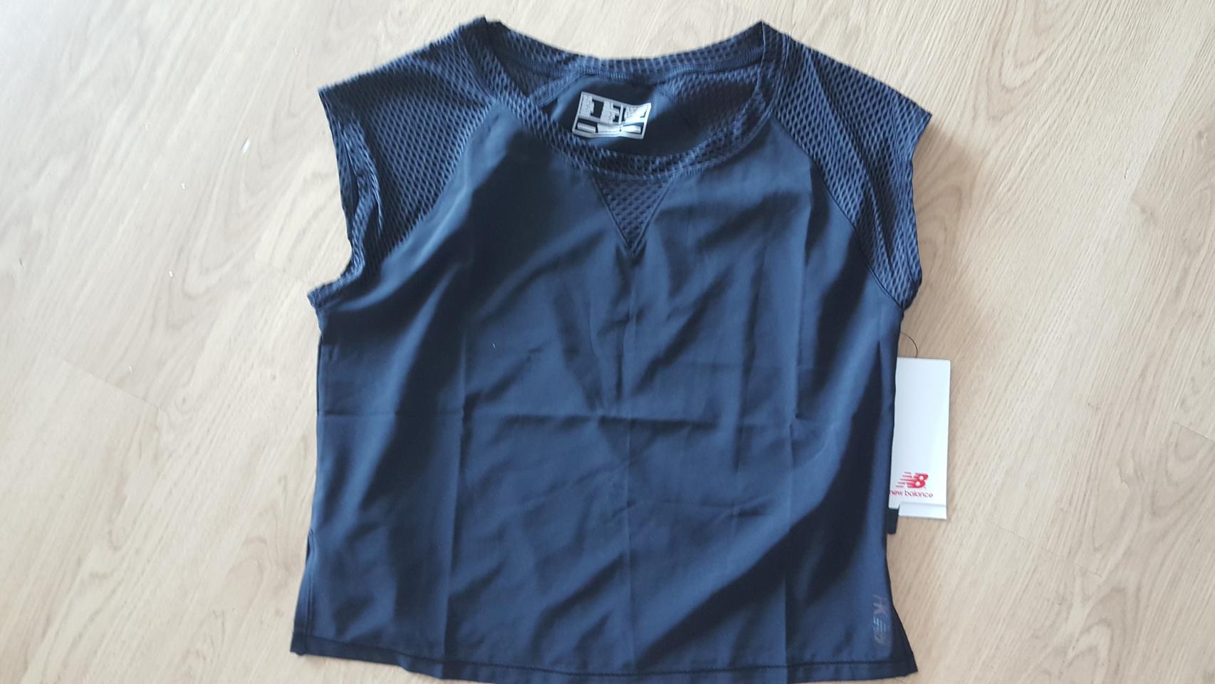 뉴발란스 crop tee 블랙 새상품 무료배송(반값택배)