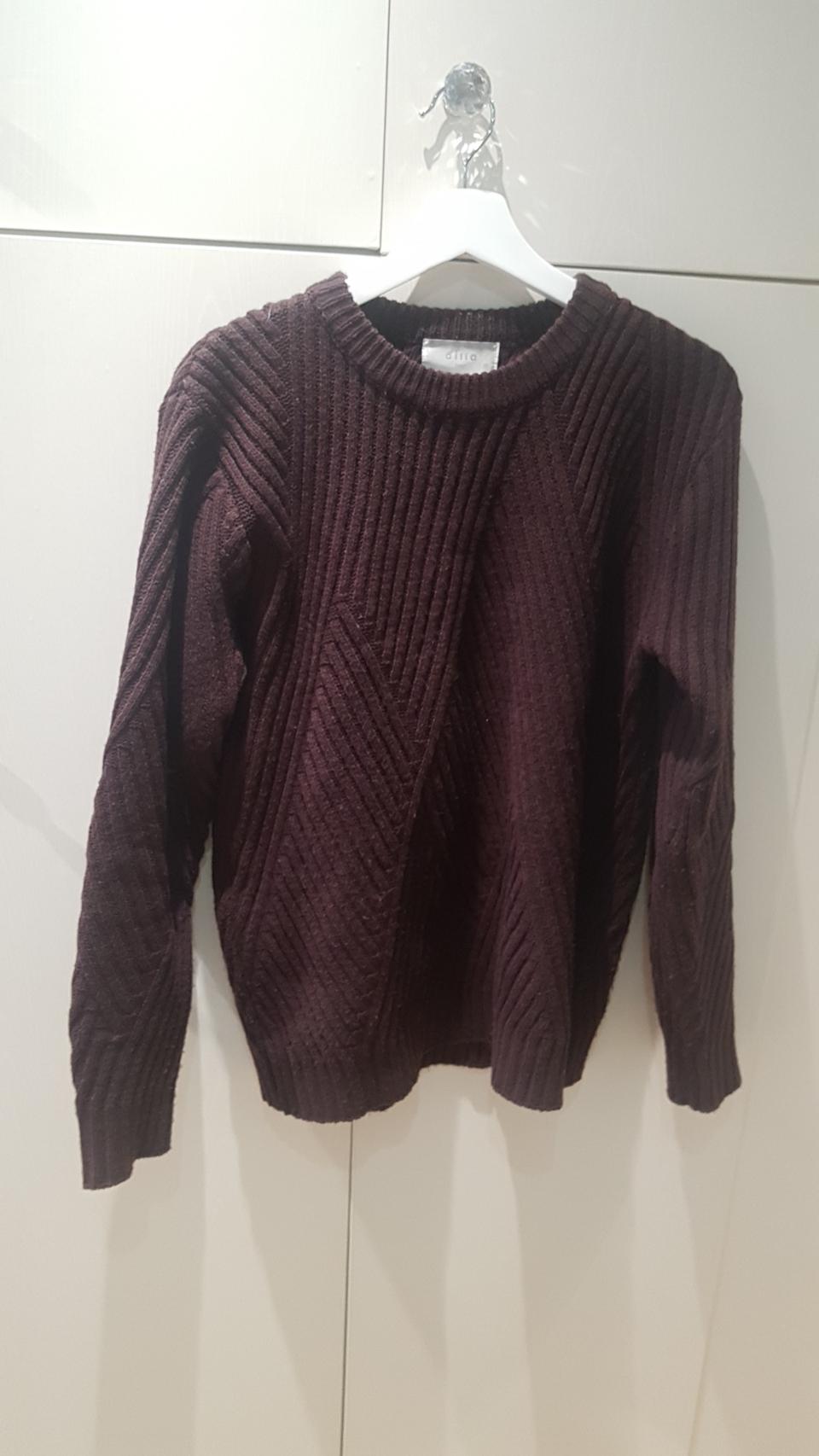 버건디 남자니트100