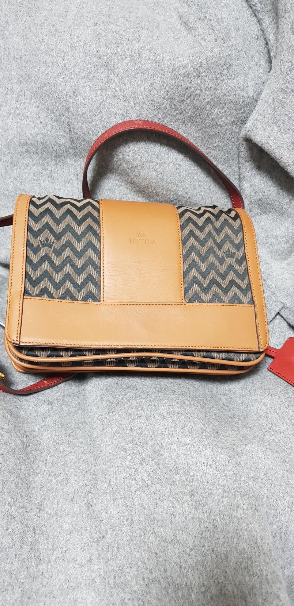 제이에스티나숄더백