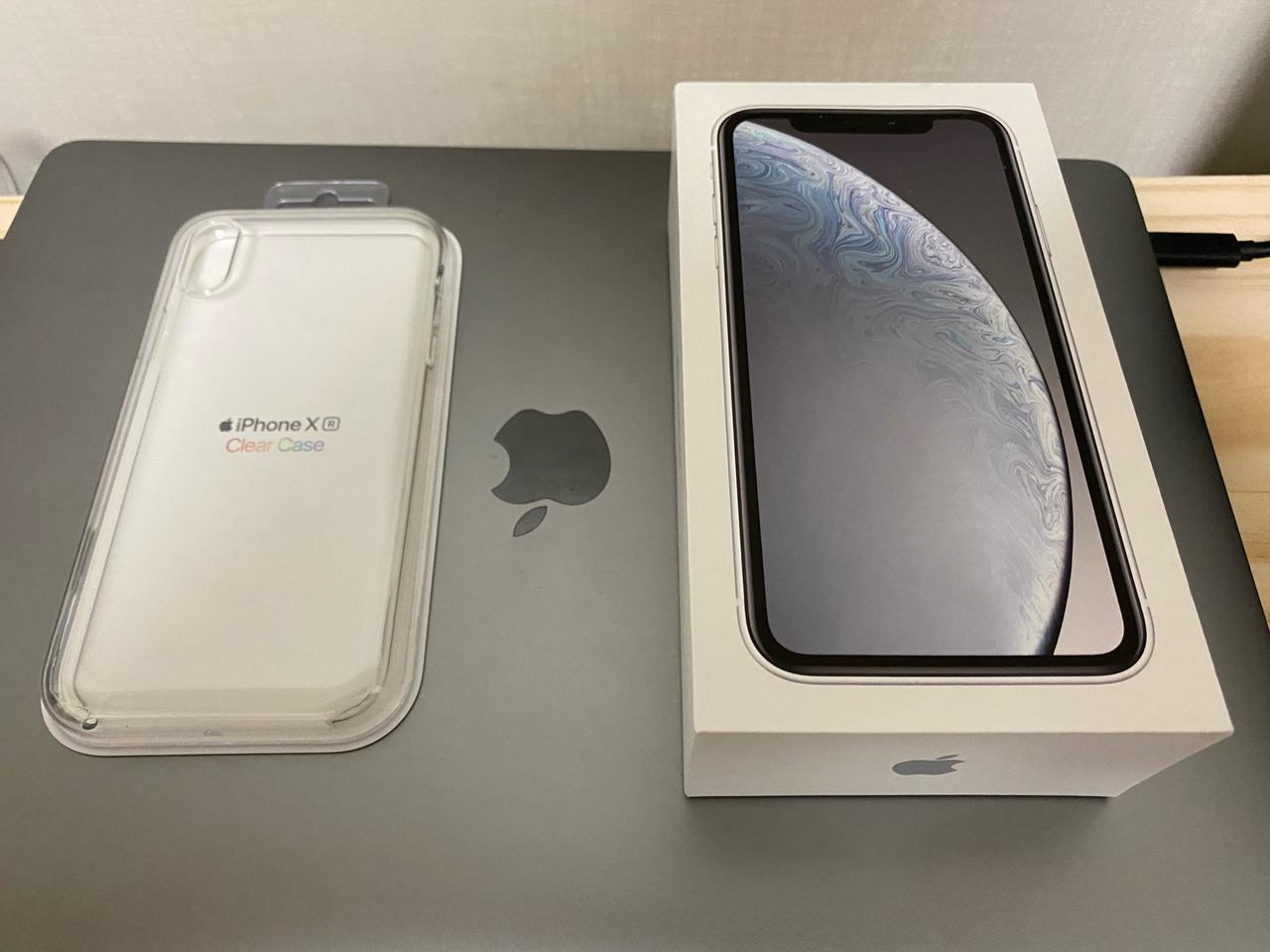 아이폰XR 64G 화이트 + 벨킨 양면 강화유리 + 정품 클리어케이스