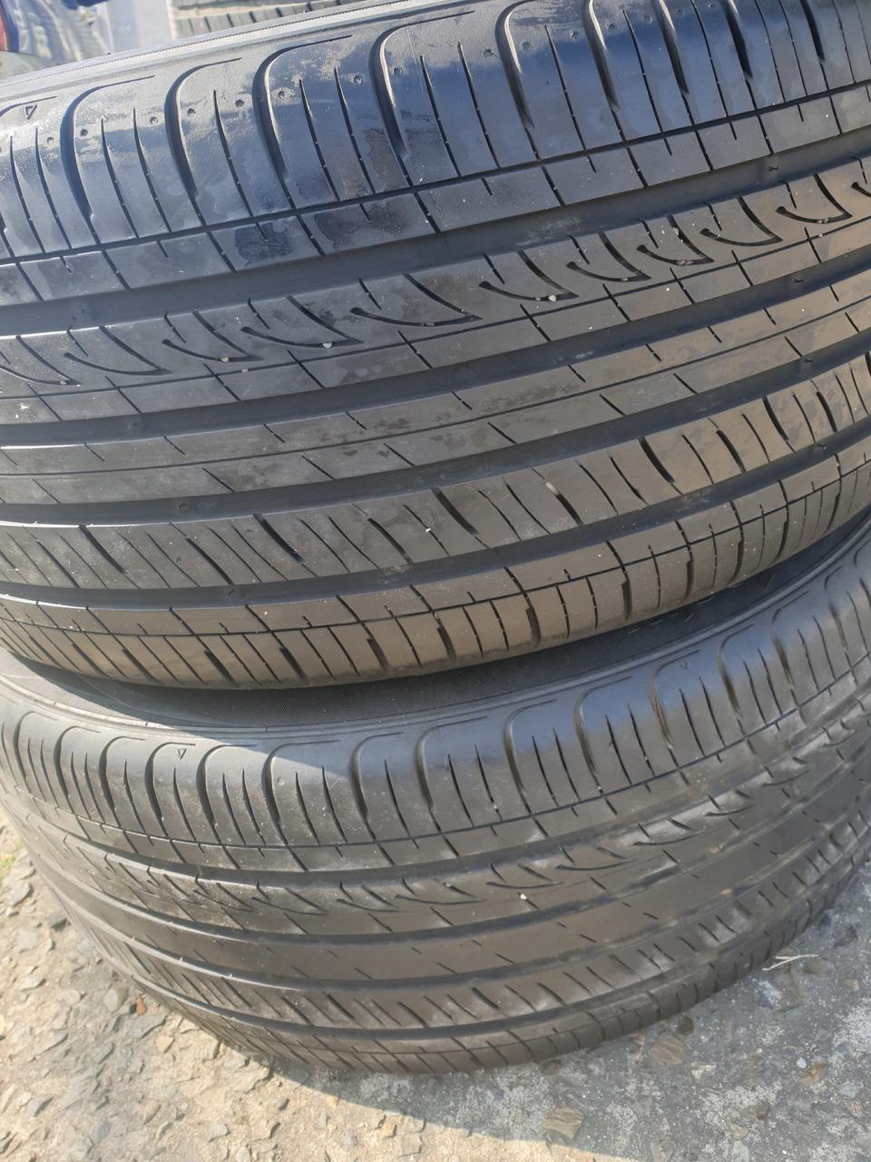 255 45 19 금호마제스티19인치 타이어팝니다.