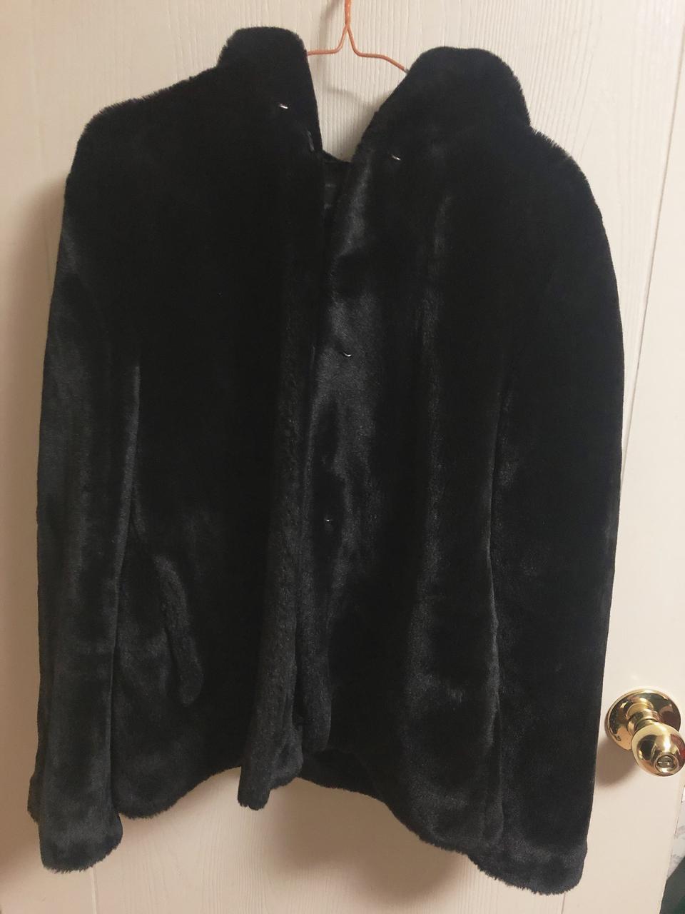 페이크퍼 후드자켓