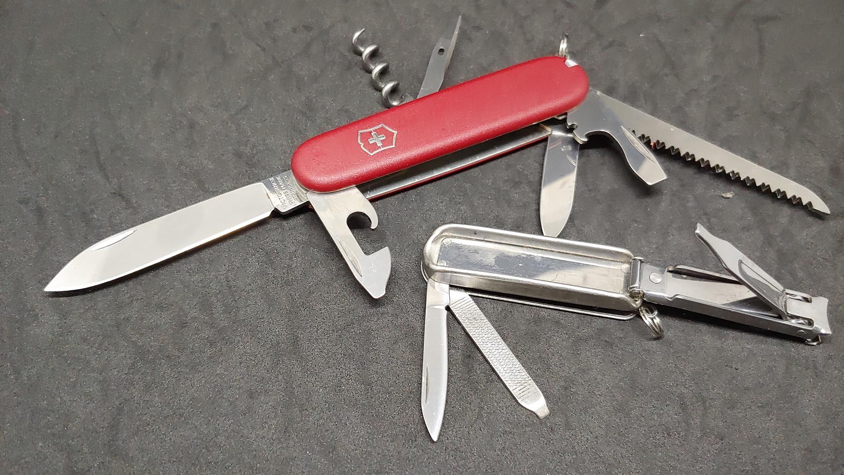 빅토리녹스 캠퍼 무광핸들 포켓나이프외