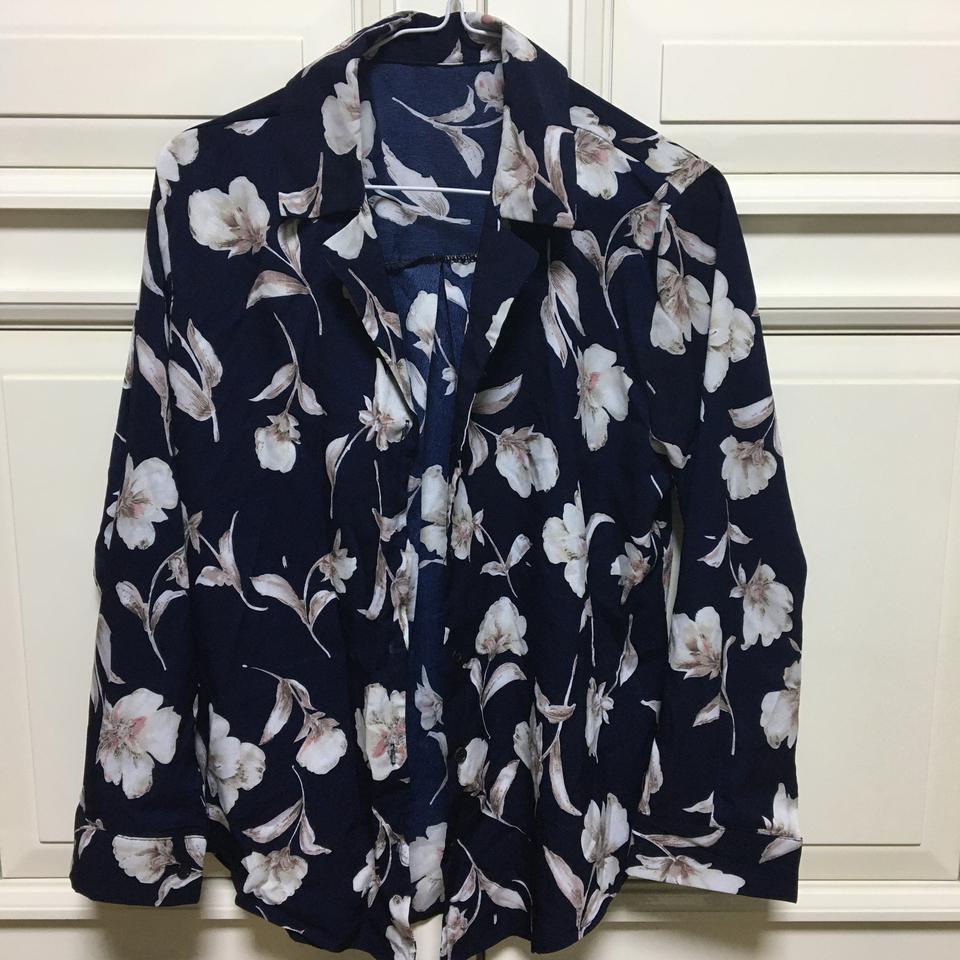 여성 플라워 블라우스