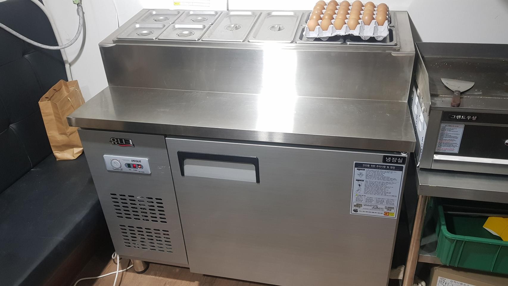 유니크 테이블 반찬 냉장고