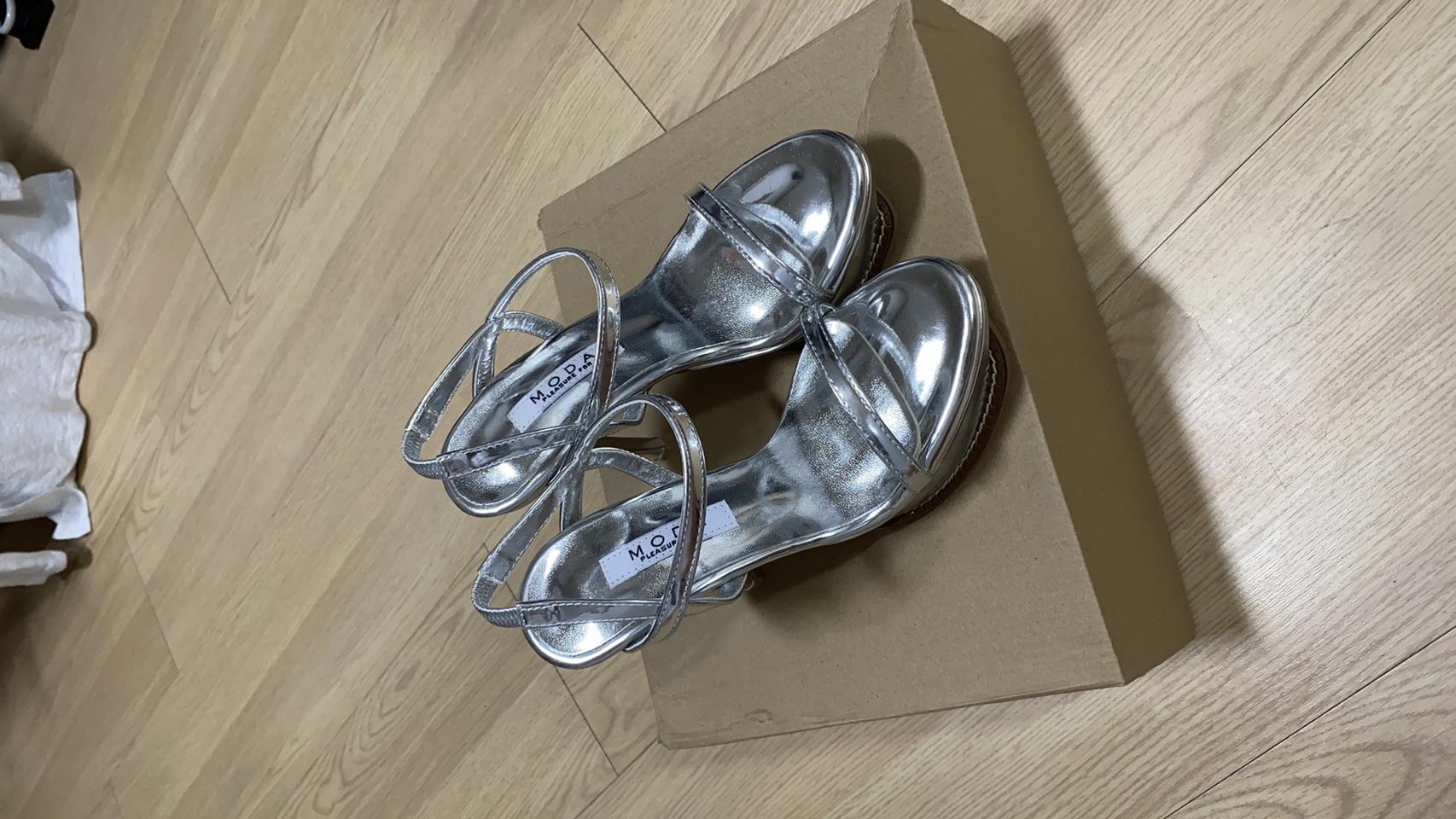 모다 스트랩 킬힐 12cm 230mm 실버애나멜