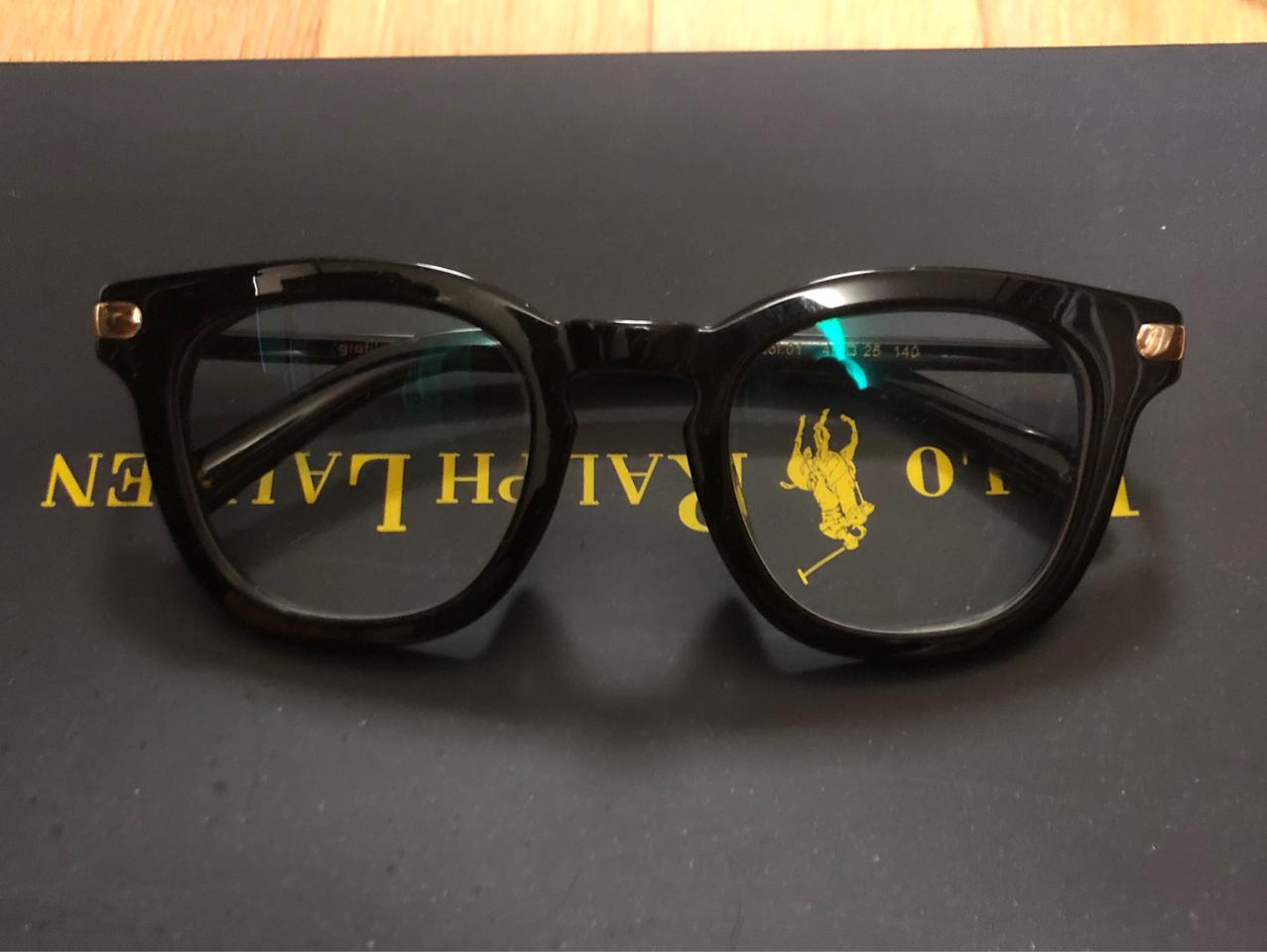 이동휘 안경 그라픽플라스틱 1920 정품 판매합니다.
