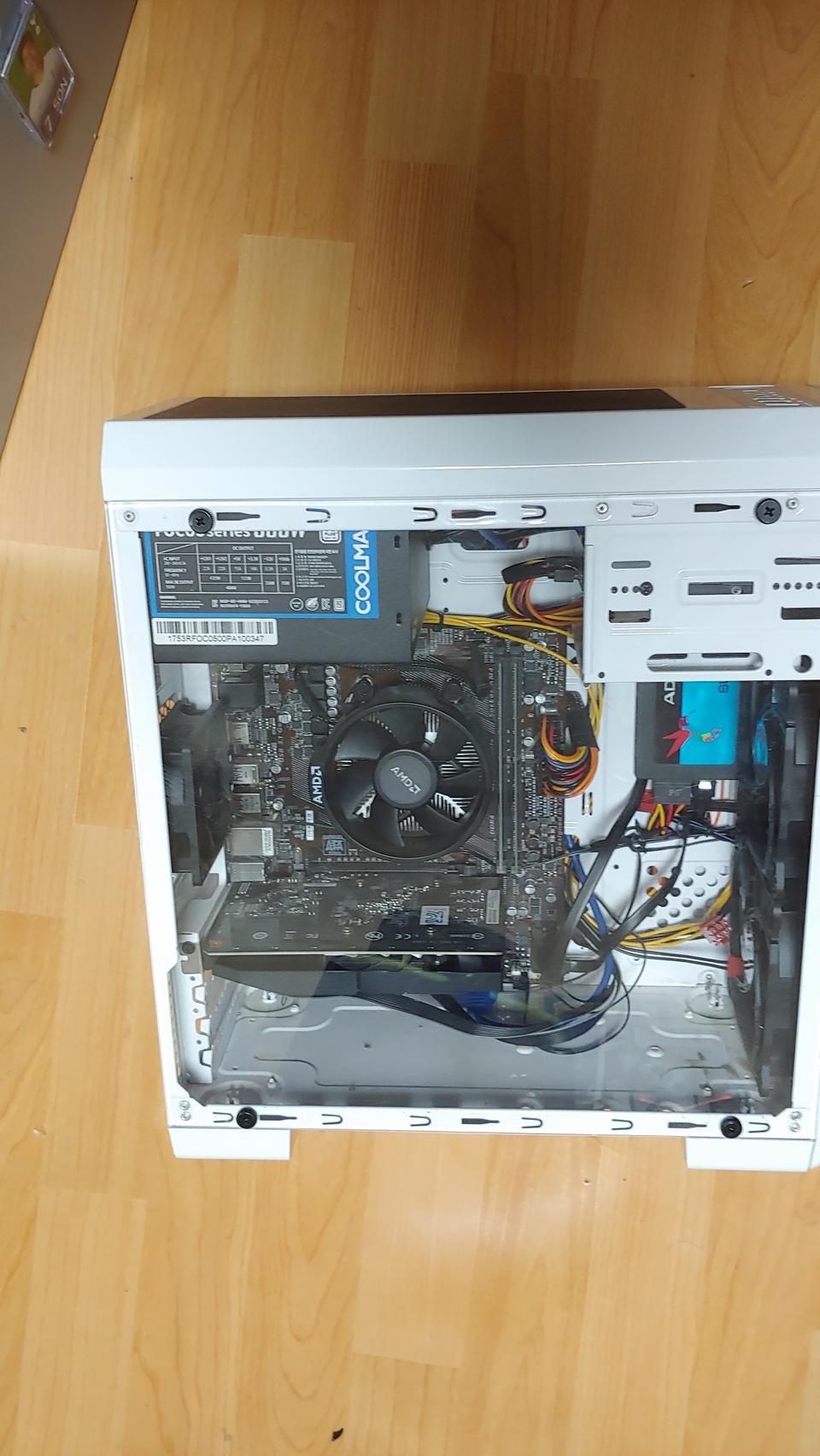 라이젠3 1200 램8g gtx1030 SSD250g HDD1t