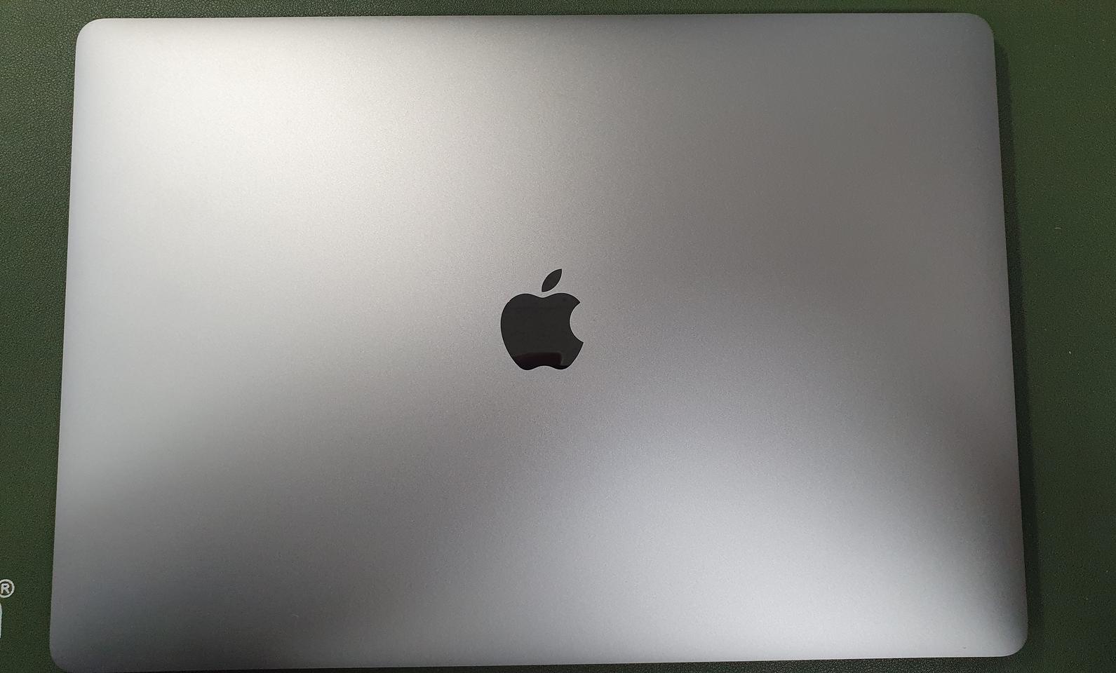 맥북프로 16인치 고급형 스페이스그레이 팝니다.