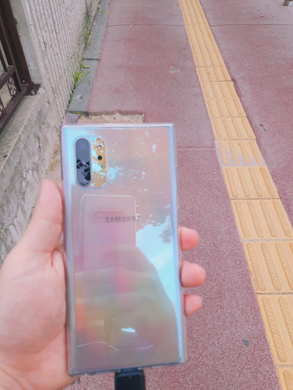 급해서 노트10+ 빠르게 팝니다