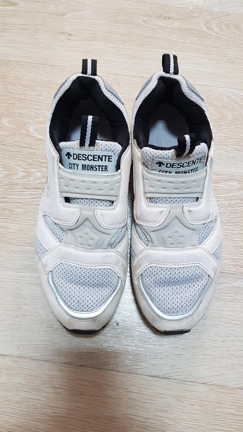 [235]데상트 시티몬스터