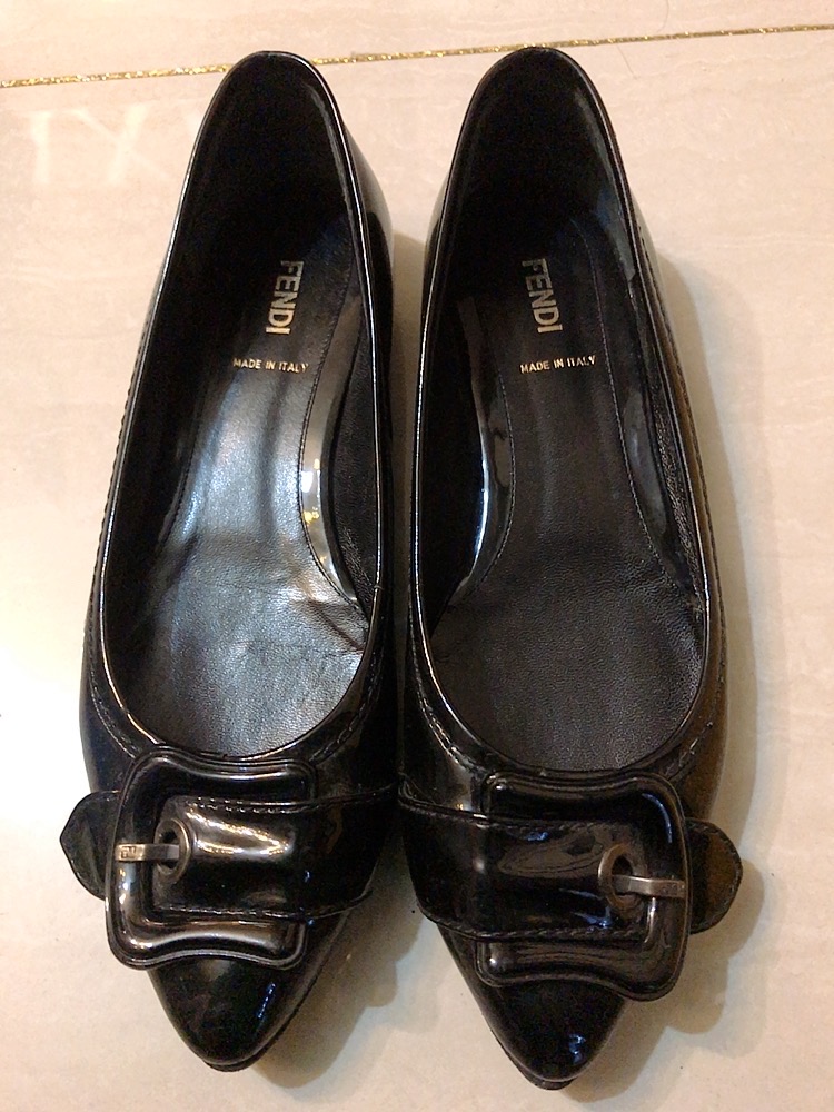 *•.정품)정가 50만원, 펜디 단화 240size(주말까지 가격내림)