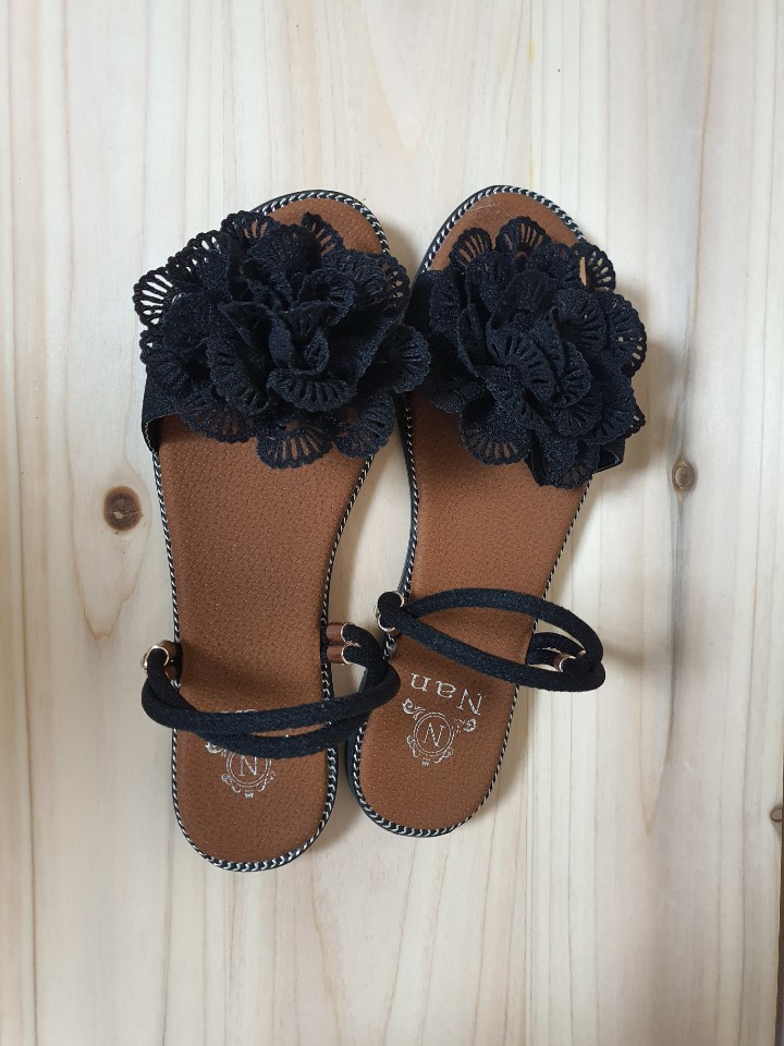 새상품) 240사이즈 여성 여름 샌들 (블랙색상)