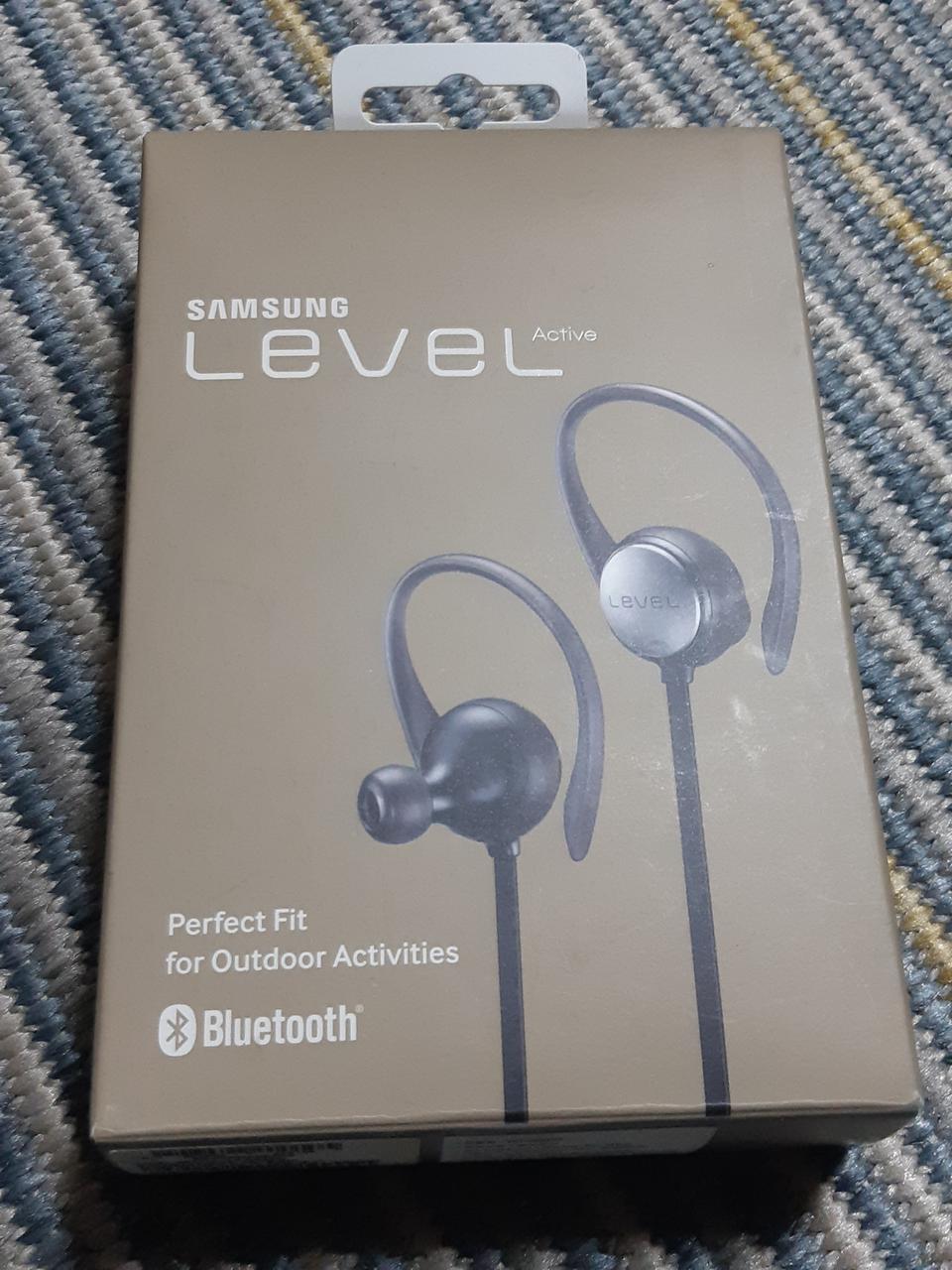 경남 진주-삼성 블루투스 이어폰 EO-BG930