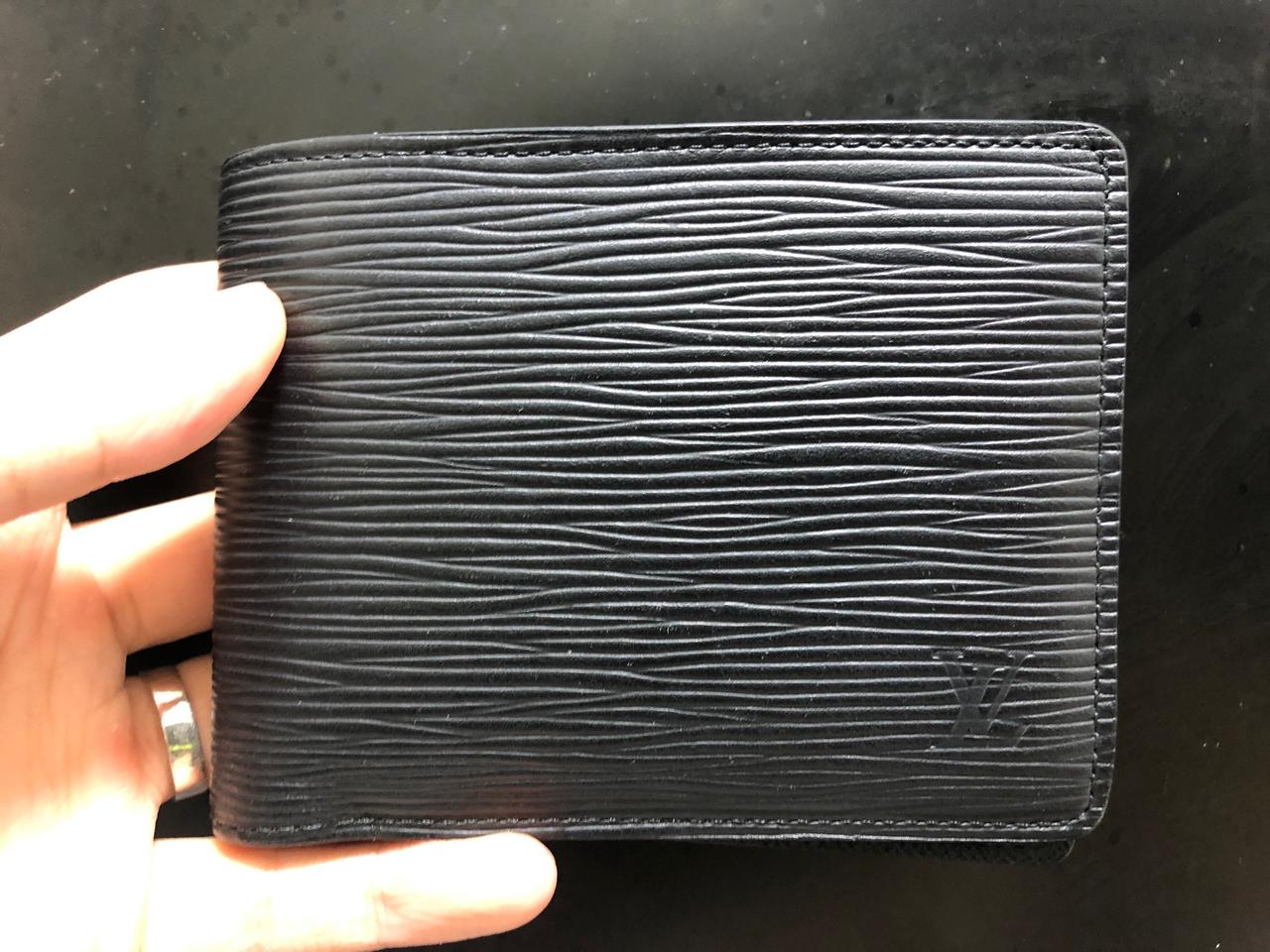 루이비통 에삐 반지갑