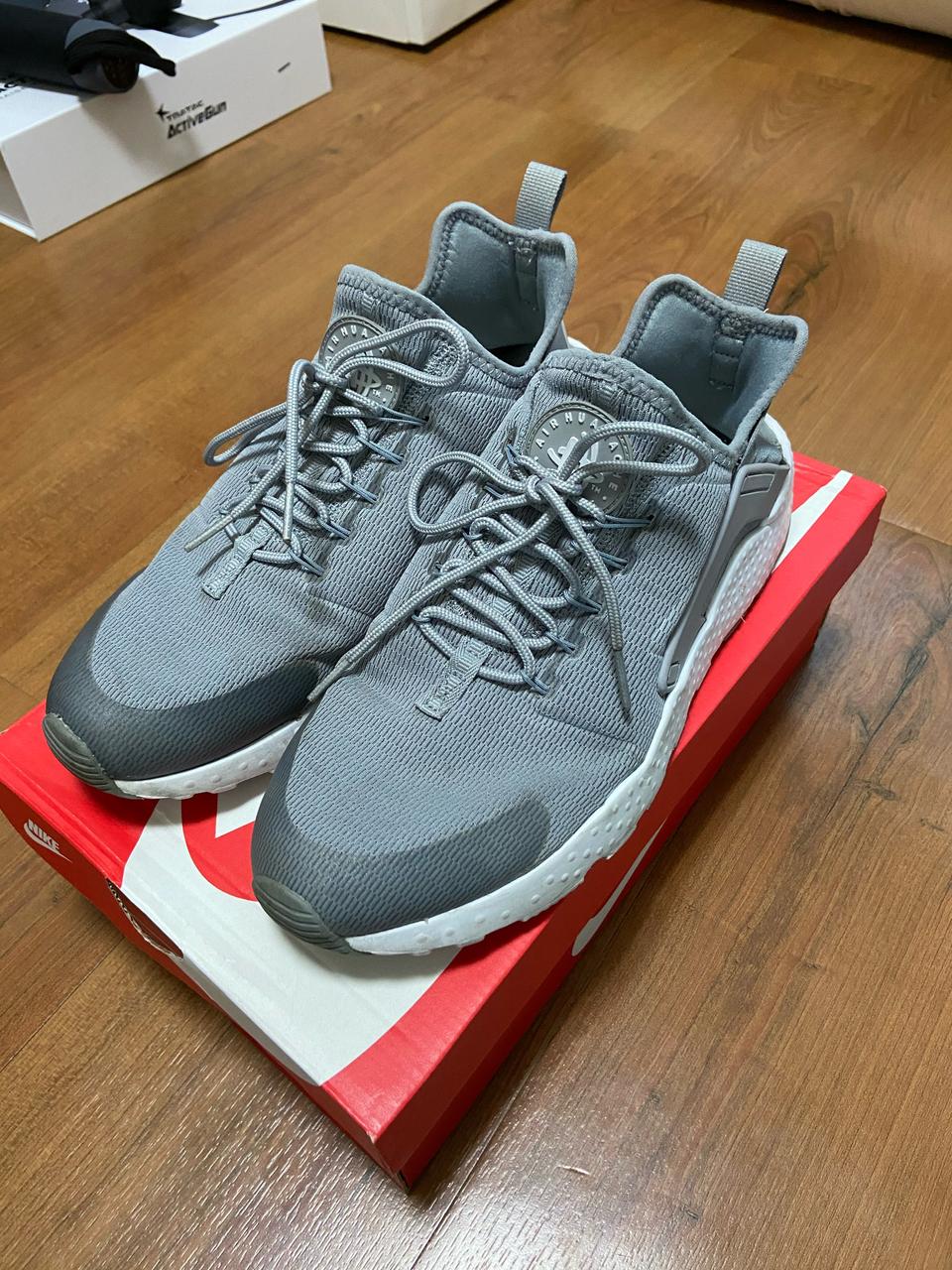 나이키 허라취 그레이(회색)(택포)