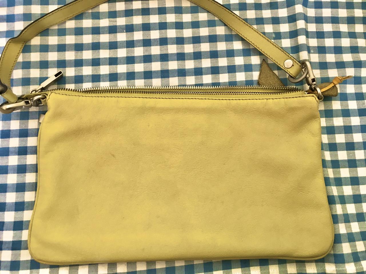 만다리나덕 가죽끌러치