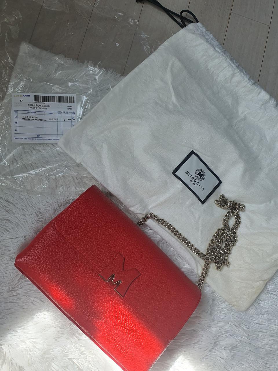 메트로시티 레드크로스백 새것팝니당