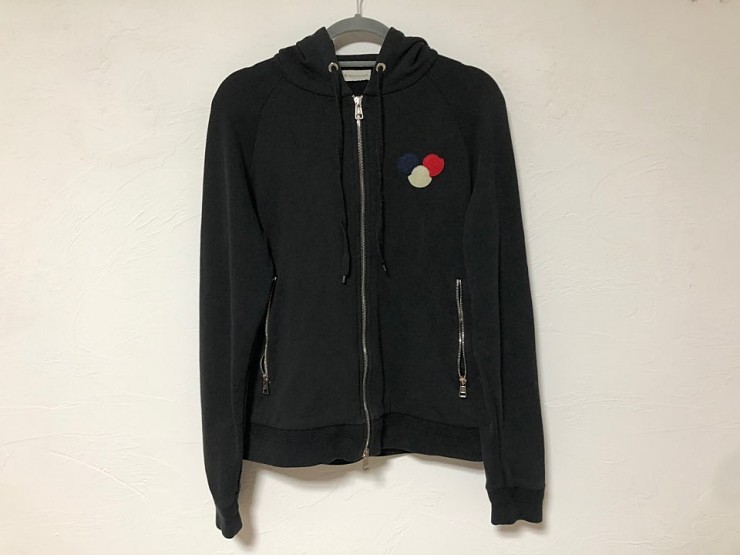 몽클레어 트리플로고 후드집업 블랙 L사이즈 팝니다 