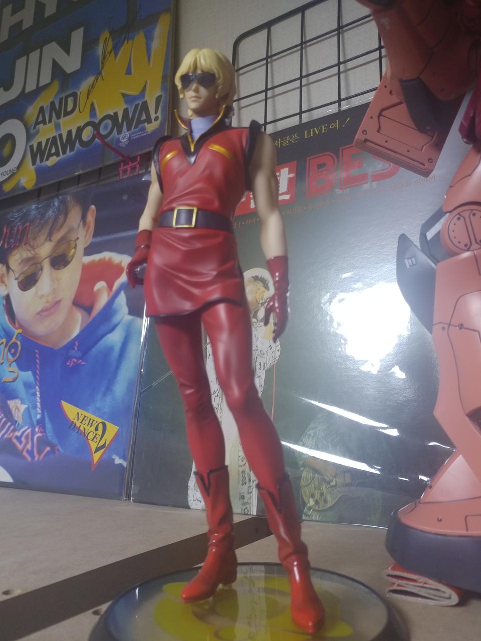 건담,크와트로 바지나(아즈나블)