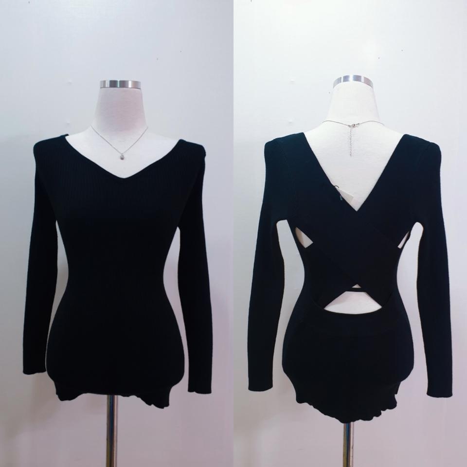 새상품❤ V넥사선반전뒷트임T