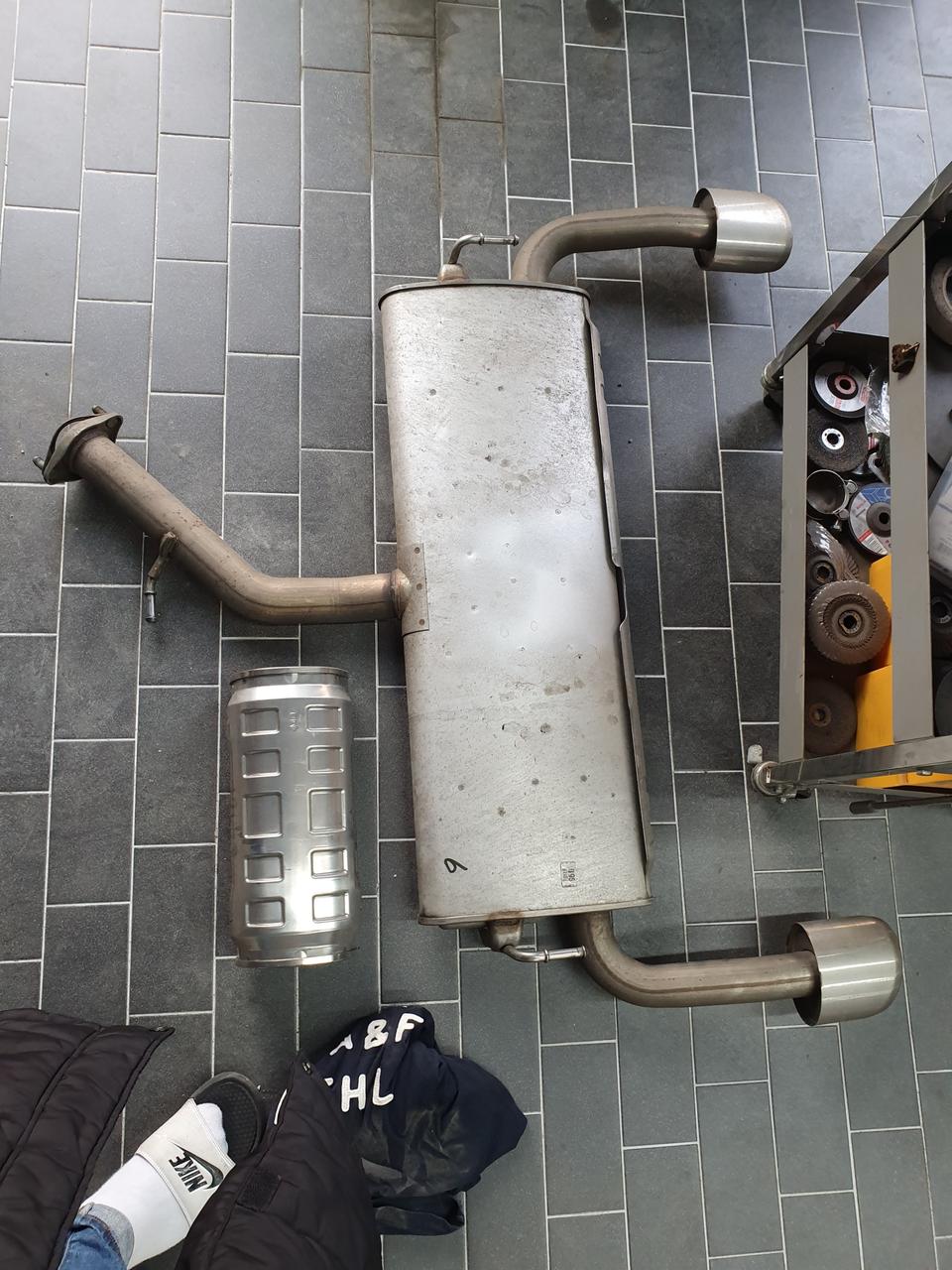 k3 gt 5도어 순정 듀얼 배기 판매합니다