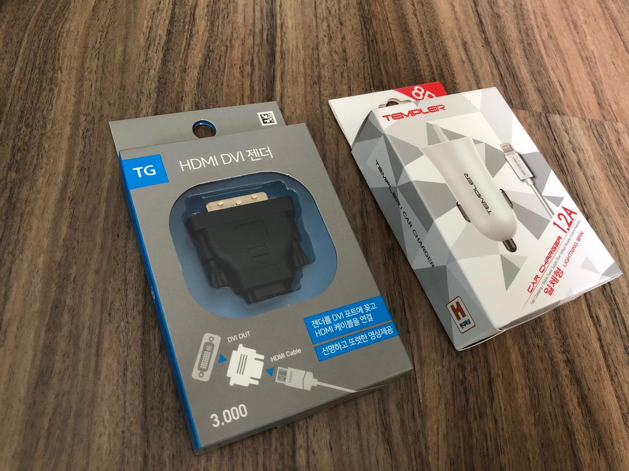 모니터젠더. dvi젠더. 차량용아이폰충전기(함께보냄)