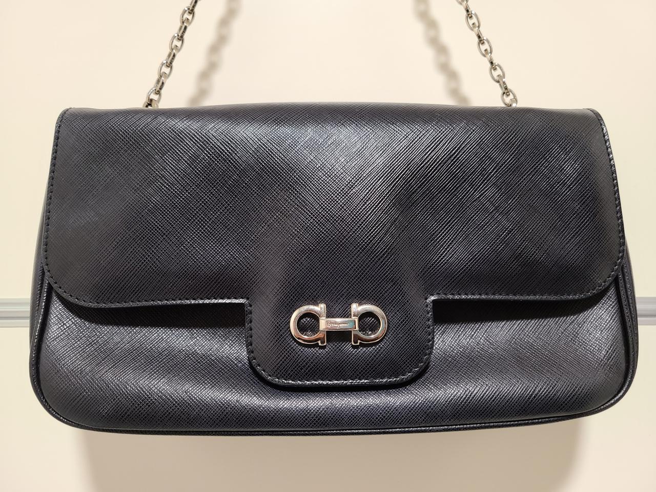 페라가모(정품)숄더백 판매합니다