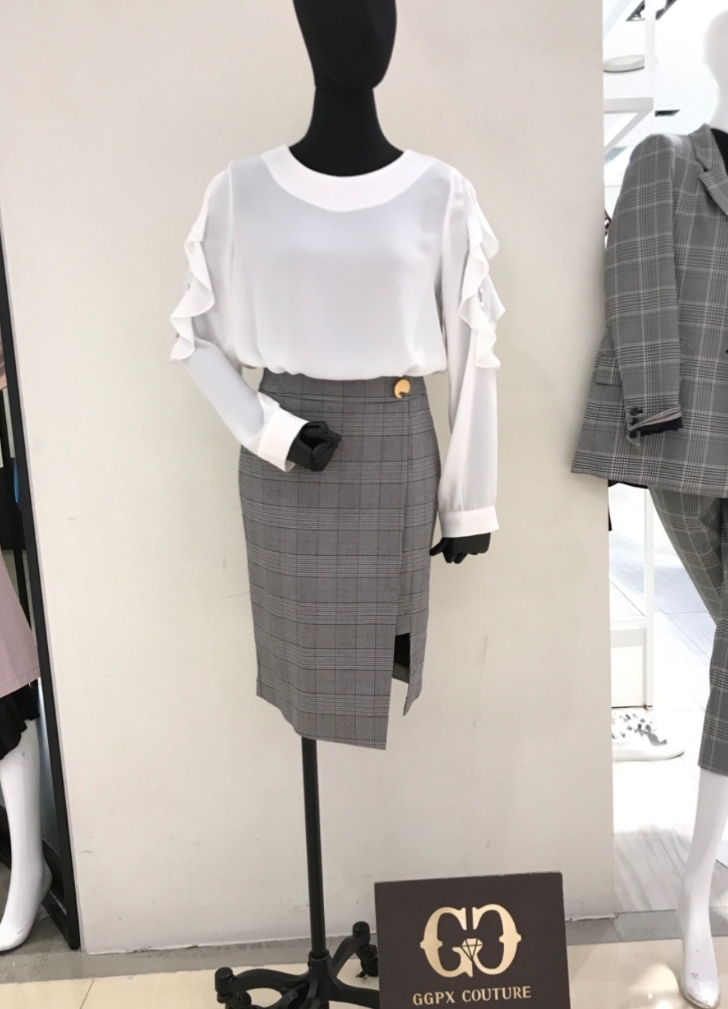 (GGPX새상품)소매러플쉬폰블라우스