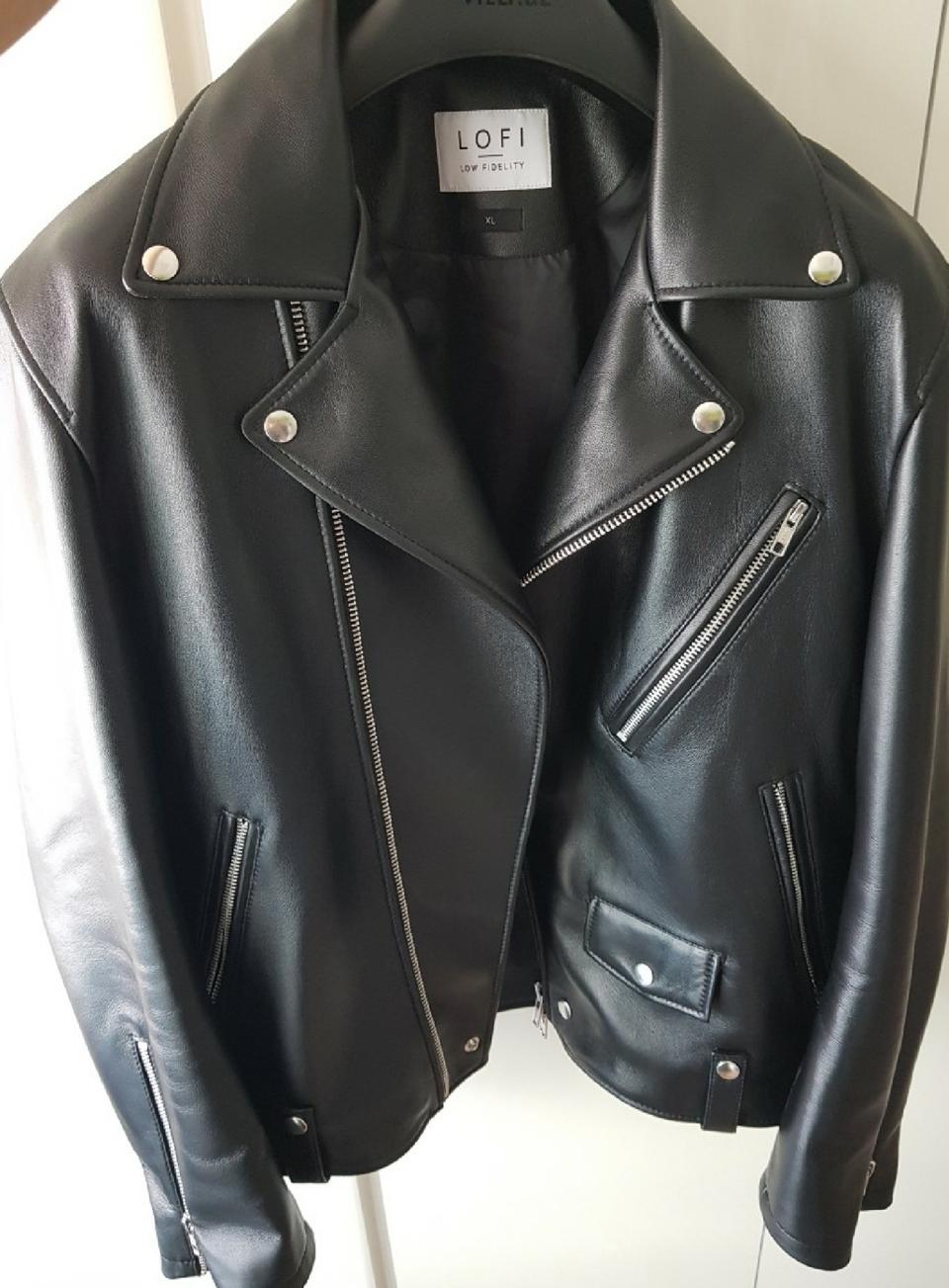 22 F/W 패션 트렌드 파워숄더 로파이 양가죽 라이더 자켓 거의새것
