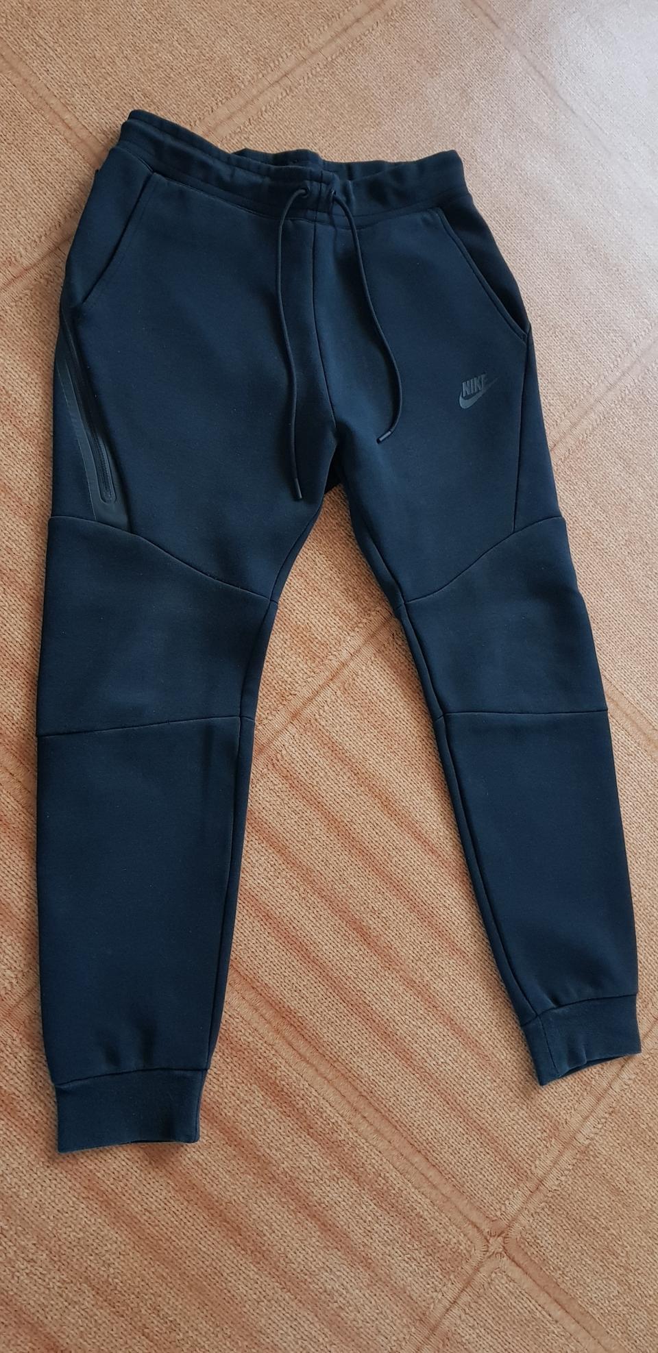 나이키 테크팩 s 검정 판매합니다.