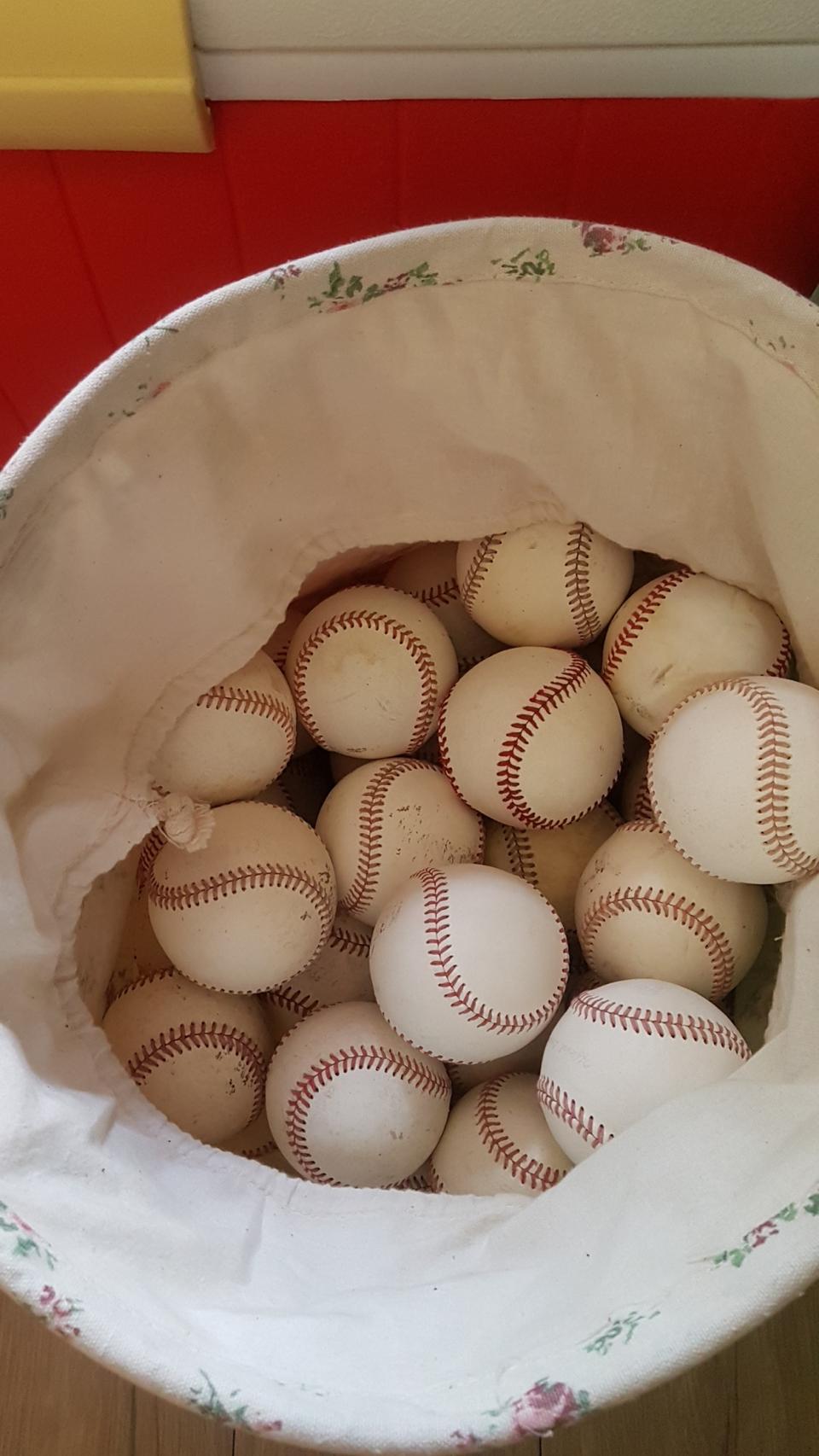 중고야구공 30개 7만원입니다  무료배송