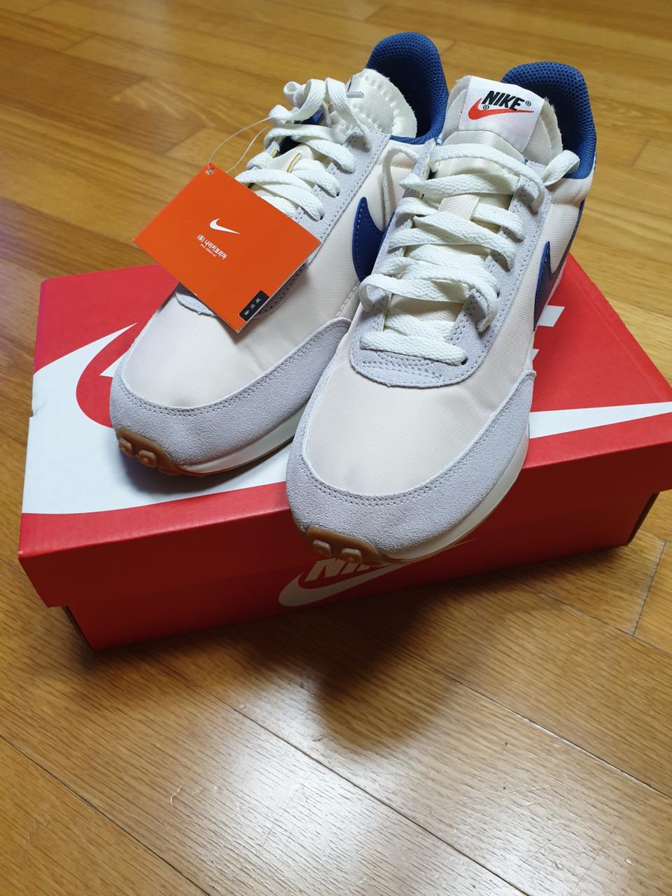 새상품 나이키 테일윈드79 베파 255사이즈